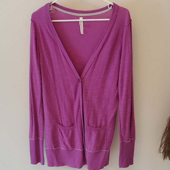 Aeropostale Sweaters - Aeropostale lightweight sweater